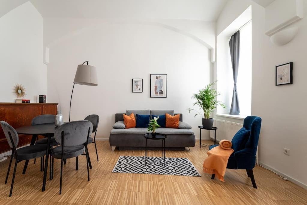 Pristine 1Br Steps From City By Hm Vienna Exterior photo
