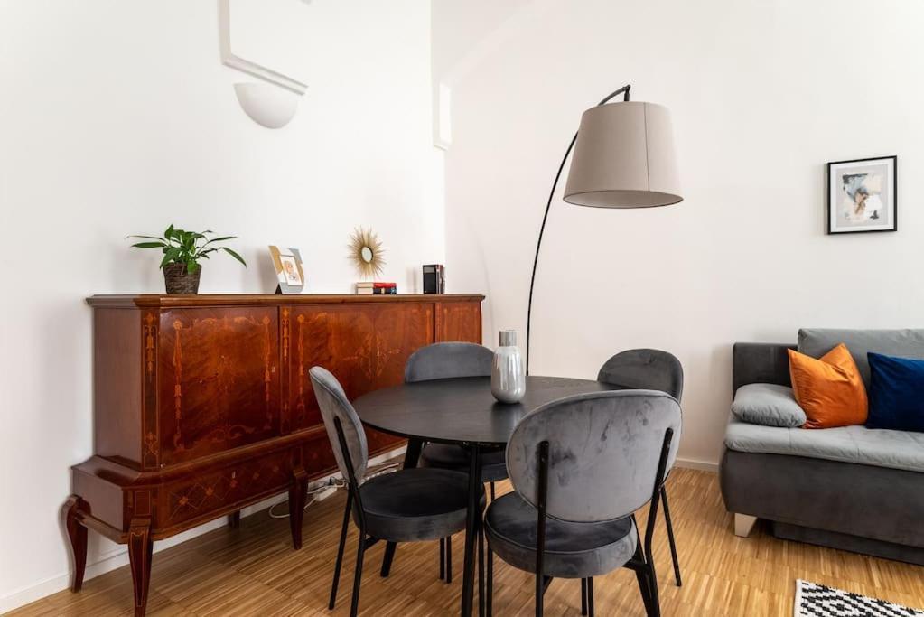 Pristine 1Br Steps From City By Hm Vienna Exterior photo
