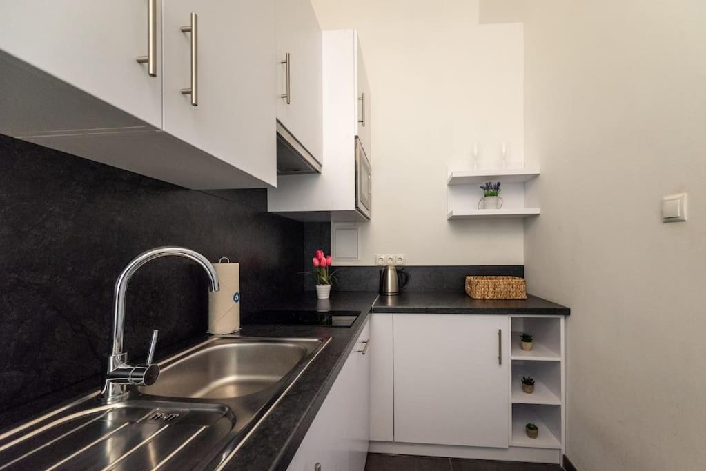 Pristine 1Br Steps From City By Hm Vienna Exterior photo