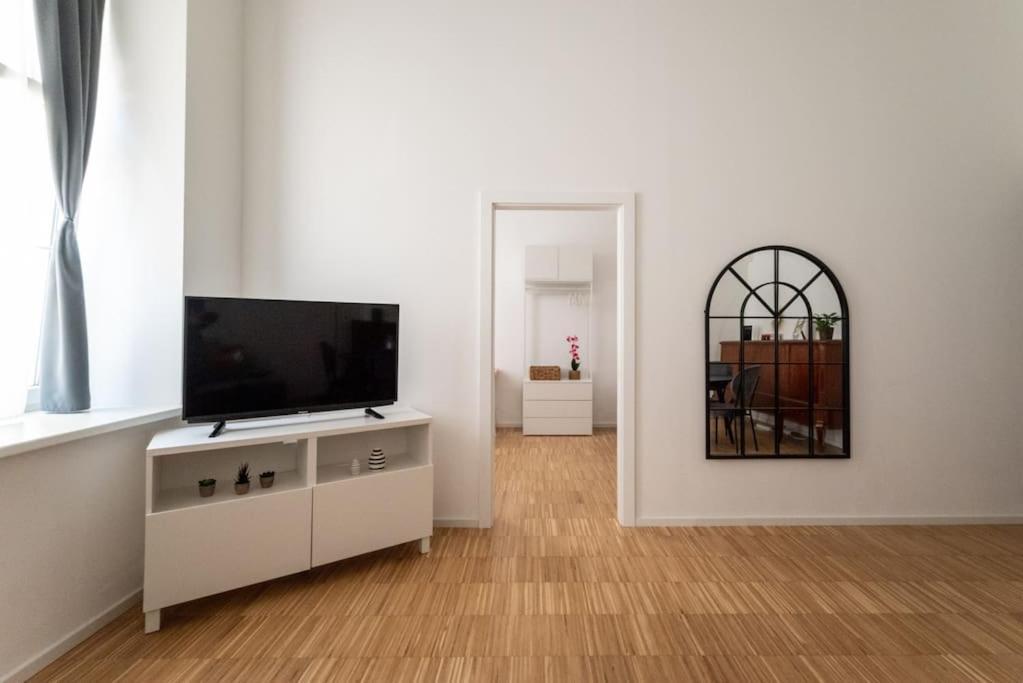 Pristine 1Br Steps From City By Hm Vienna Exterior photo