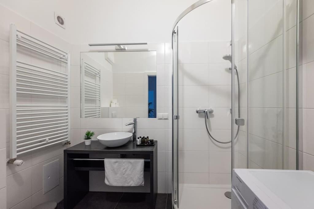 Pristine 1Br Steps From City By Hm Vienna Exterior photo