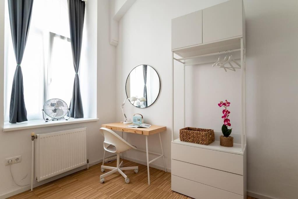 Pristine 1Br Steps From City By Hm Vienna Exterior photo